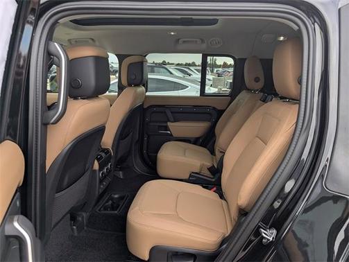 2025 Land Rover Defender P400