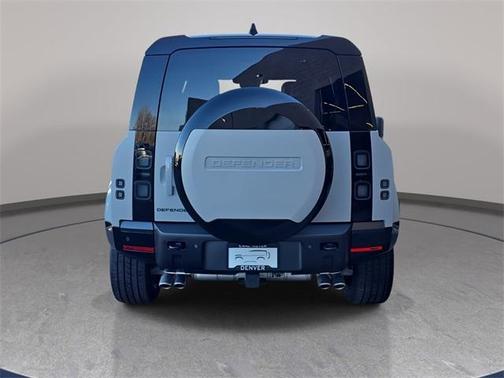 2026 Land Rover Defender P500 X-Dynamic SE