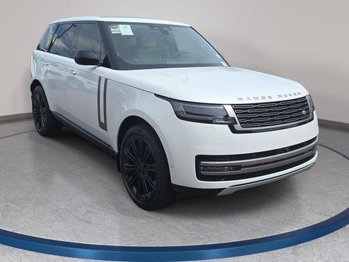 Ostuni Pearl White 2026 Land Rover Range Rover P530 SE