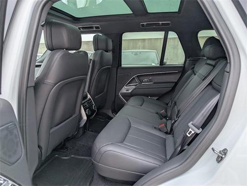 2025 Land Rover Range Rover P530 SE