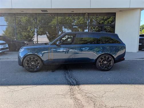 2025 Land Rover Range Rover P400 SE 7 Seat