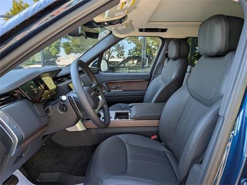 2025 Land Rover Range Rover P400 SE 7 Seat