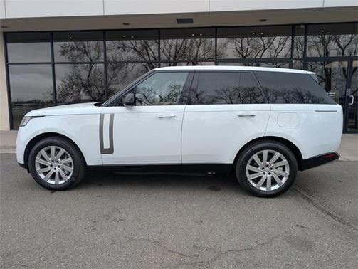 2025 Land Rover Range Rover P550e SE