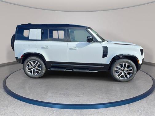 Fuji White 2026 Land Rover Defender P400 X-Dynamic SE