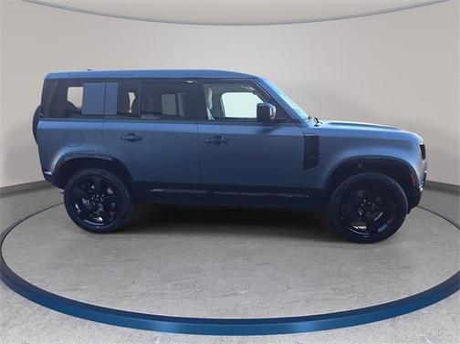 2026 Land Rover Defender P500 X-Dynamic SE