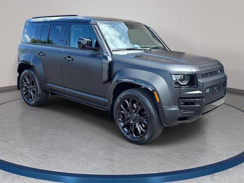 Narvik Black 2026 Land Rover Defender OCTA