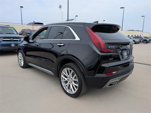 2023 Cadillac XT4 Premium Luxury