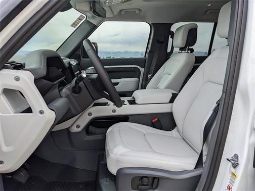 2025 Land Rover Defender P400 X-Dynamic SE
