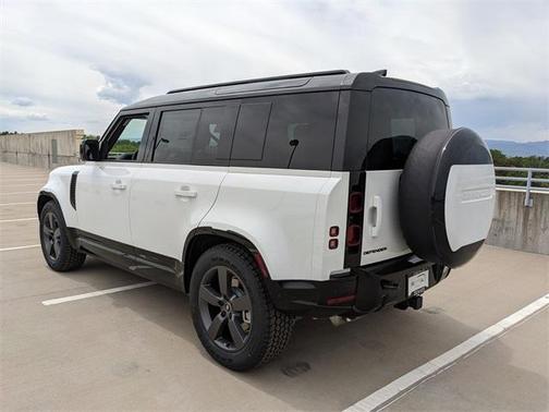 2025 Land Rover Defender P400 X-Dynamic SE