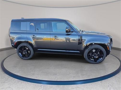 2026 Land Rover Defender P525 V8