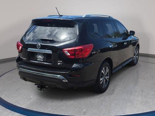 Magnetic Black 2018 Nissan Pathfinder SV
