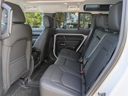 2025 Land Rover Defender P300
