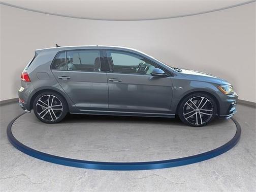 2018 Volkswagen Golf R 2.0T w/DCC & Navigation