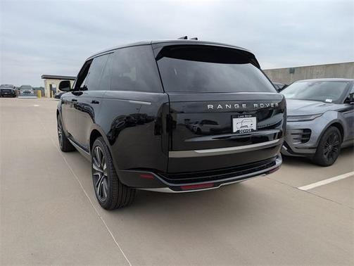 2025 Land Rover Range Rover P530 SE