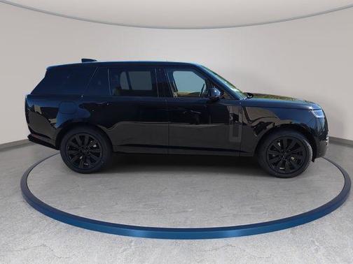Santorini Black 2026 Land Rover Range Rover P530 SE 7 Seat