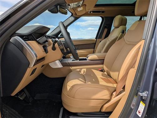 2025 Land Rover Range Rover P550e SE