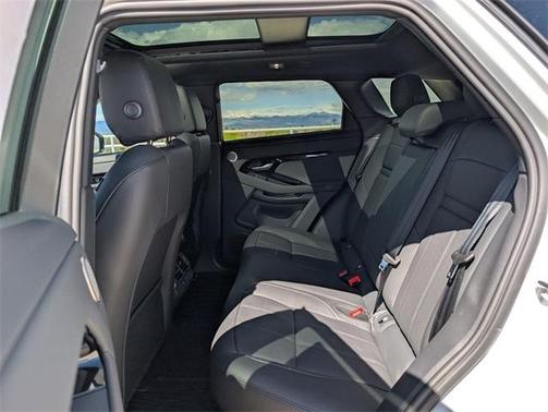 2026 Land Rover Range Rover Evoque Dynamic SE
