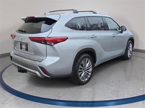 2022 Toyota Highlander Platinum