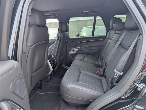 2025 Land Rover Range Rover P530 SE