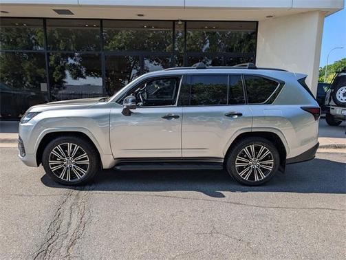 2022 Lexus LX 600 Luxury