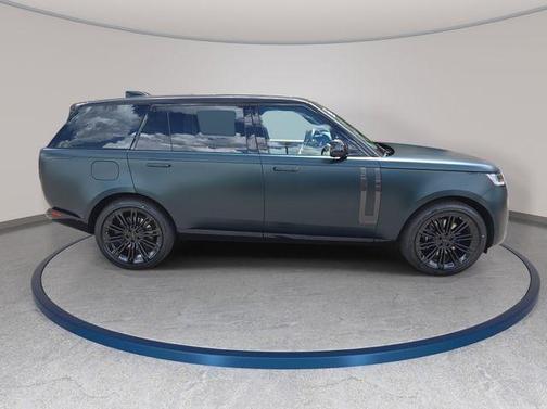 British Racing Green In Satin Finish 2026 Land Rover Range Rover AUTOBIOGRAPHY