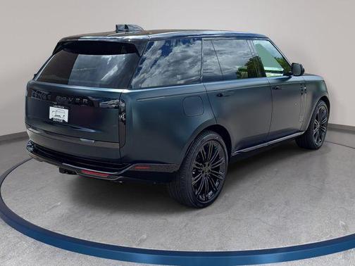 British Racing Green In Satin Finish 2026 Land Rover Range Rover AUTOBIOGRAPHY