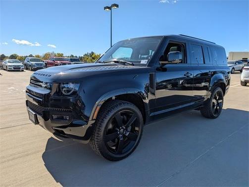 2024 Land Rover Defender P400 X-Dynamic SE