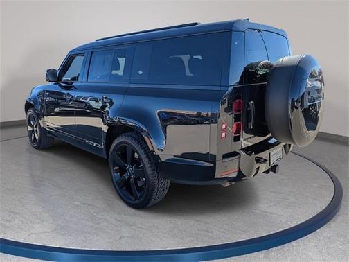 2024 Land Rover Defender P400 X-Dynamic SE