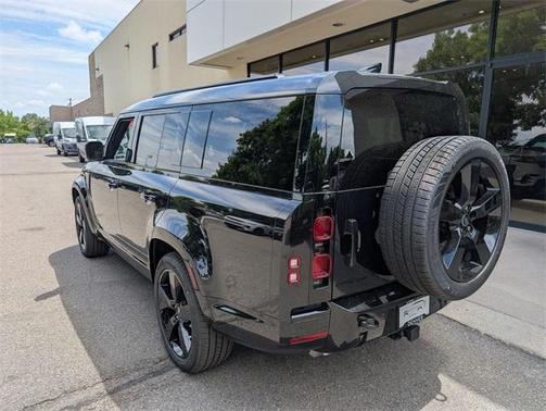 2025 Land Rover Defender P400 X-Dynamic SE