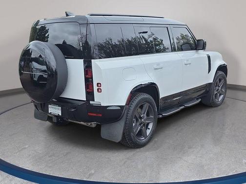 Fuji White 2025 Land Rover Defender P400 X-Dynamic SE