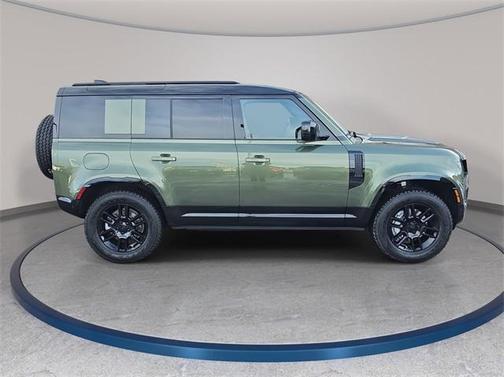 2026 Land Rover Defender 110 X-Dynamic SE