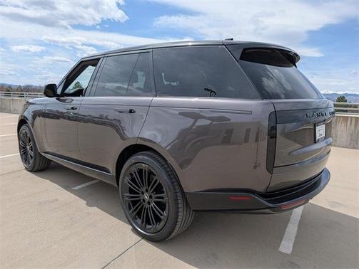 2025 Land Rover Range Rover P530 SE