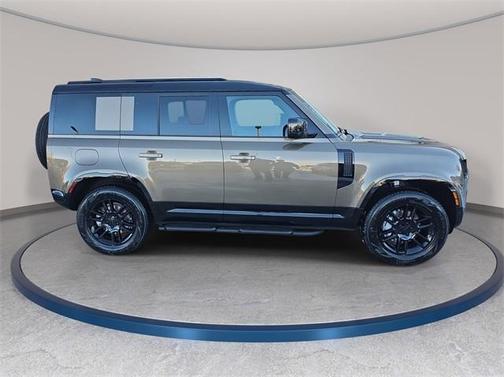 2026 Land Rover Defender 110 X-Dynamic SE