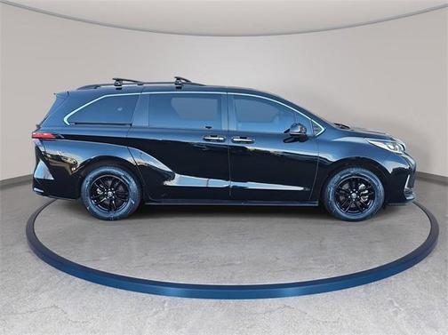 2022 Toyota Sienna XSE 7 Passenger