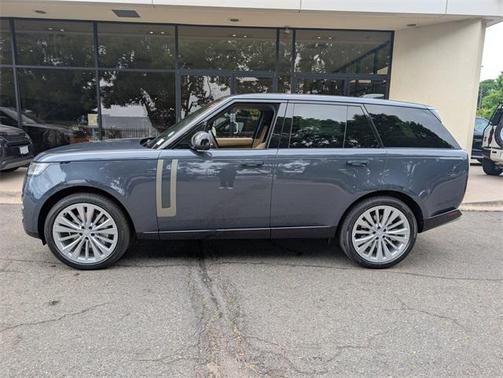 2025 Land Rover Range Rover P530 SE