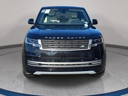 Santorini Black 2026 Land Rover Range Rover P400 SE