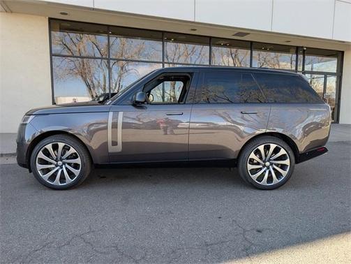 2025 Land Rover Range Rover P530 SE