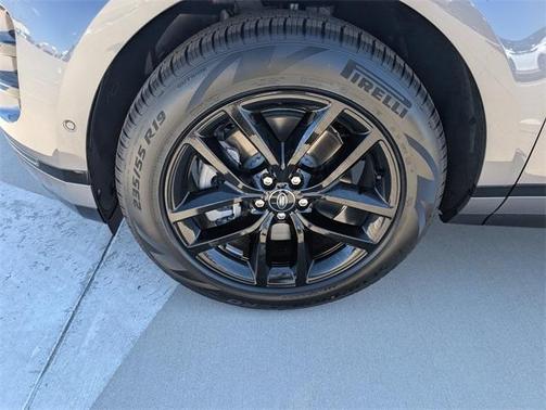 2026 Land Rover Range Rover Evoque Dynamic SE