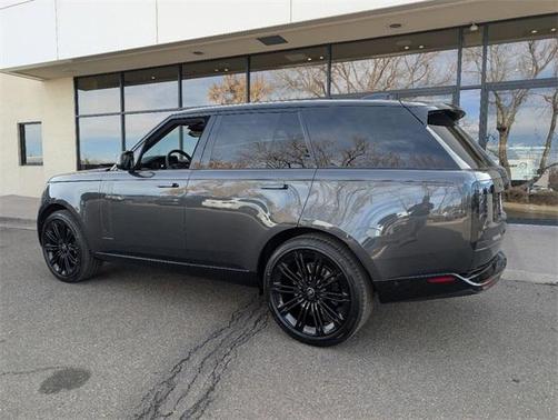 2025 Land Rover Range Rover P530 SE