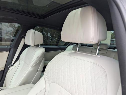 2022 BMW M550 i xDrive