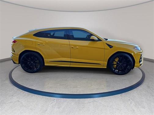 2020 Lamborghini Urus Base