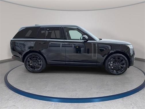 2026 Land Rover Range Rover P530 SE