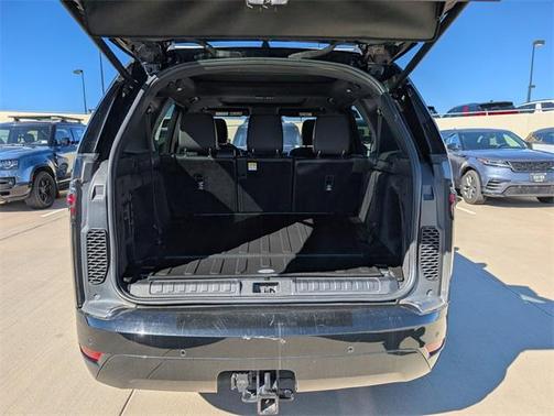 2022 Land Rover Discovery P360 R-Dynamic S