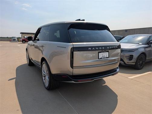 2025 Land Rover Range Rover P400 SE