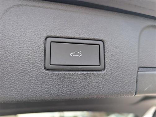 2022 Volkswagen Atlas 3.6L SEL Premium R-Line