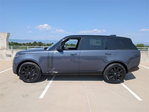 2025 Land Rover Range Rover P400 SE 7 Seat