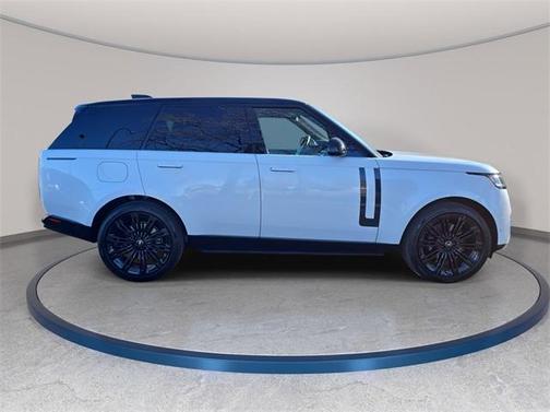2025 Land Rover Range Rover P530 SE