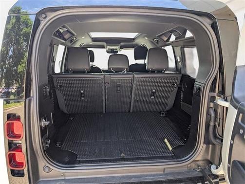 2023 Land Rover Defender 110 X-Dynamic SE