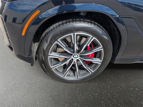 2025 BMW X6 M60i