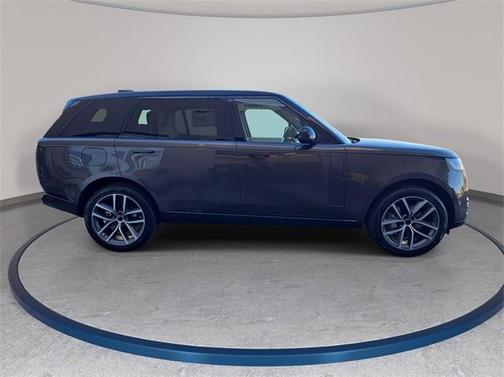 2026 Land Rover Range Rover P400 SE 7 Seat